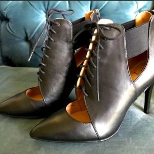 Banana Republic Daphne Shoeti Black tie up Heels